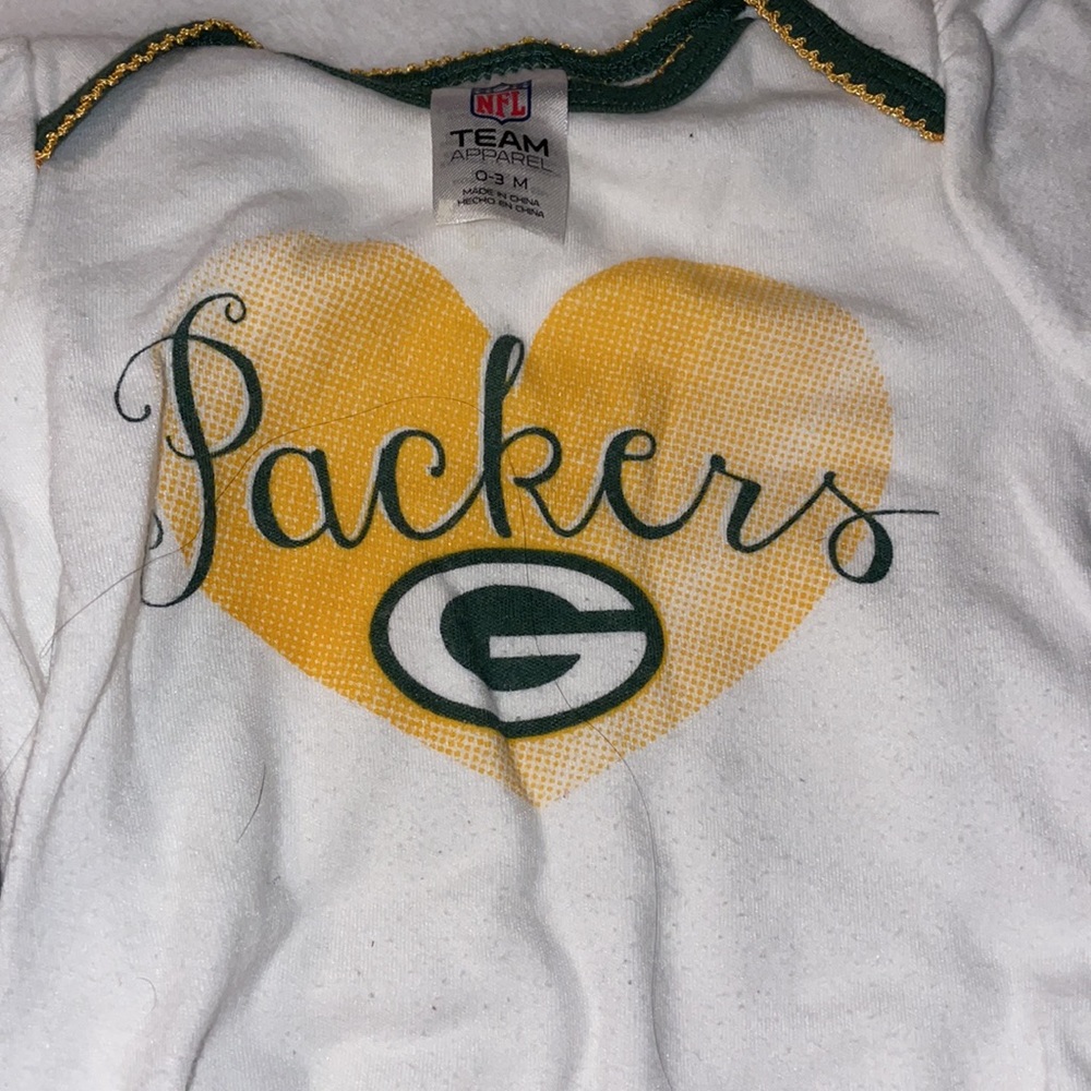 NFL packers 0 to 3 month onesies - Picture 2 of 4